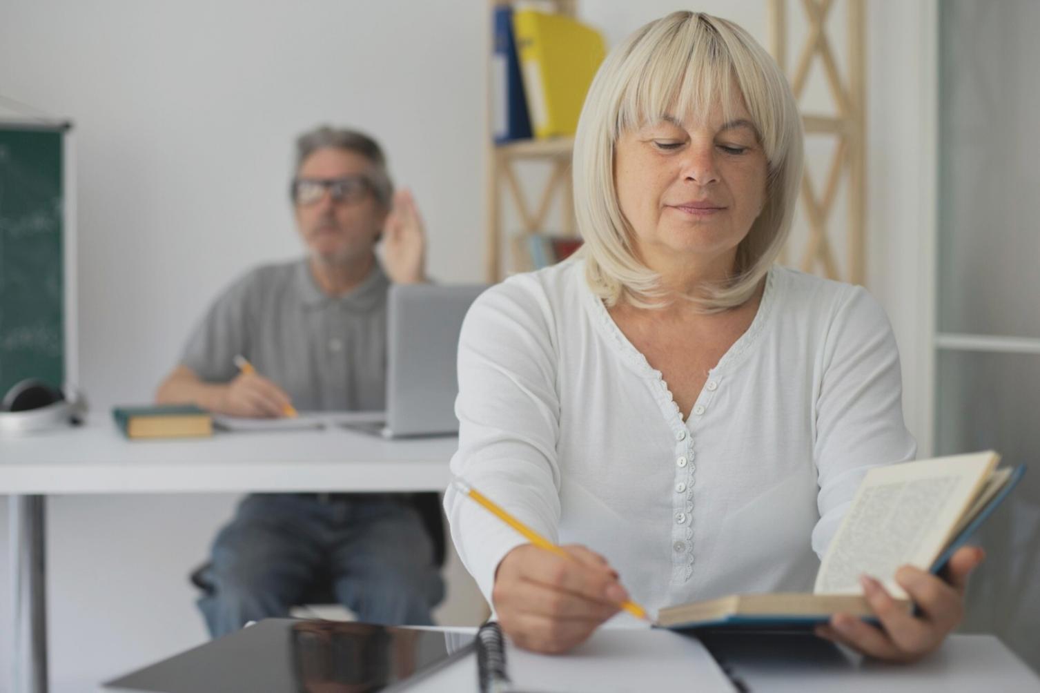 Echipa carentivolux în timpul unei sesiuni de analiză colaborativă